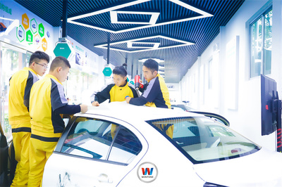 新手入行汽車美容 西安萬(wàn)通助你開啟職業(yè)新未來(lái)